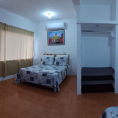 Apartamentos Mundo Maya Habitaciones Флорес Экстерьер фото